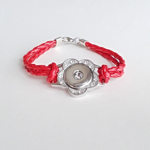 White braided leather bracelet with silver colour flower with rhinestones for 18 mm snap