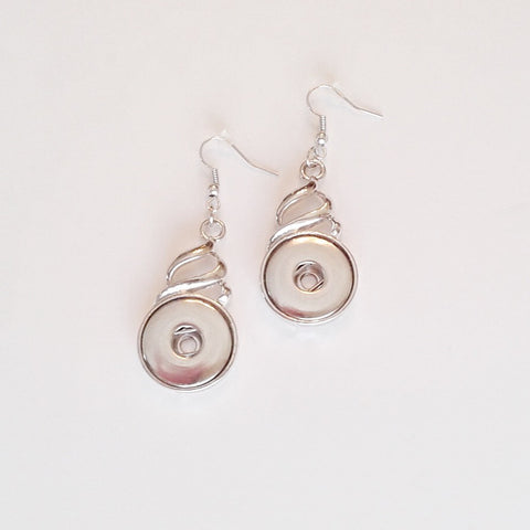 Silver coloured drop earrings with filigret design and u shaped hook for 18 mm snaps