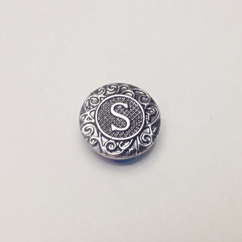 Antique silver coloured letter S 18 mm snap