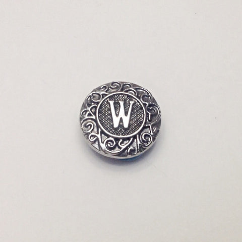 Antique silver coloured letter W 18 mm snap