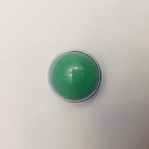 Jade stone with silver coloured surround 18 mm snap (colour of stone will vary)